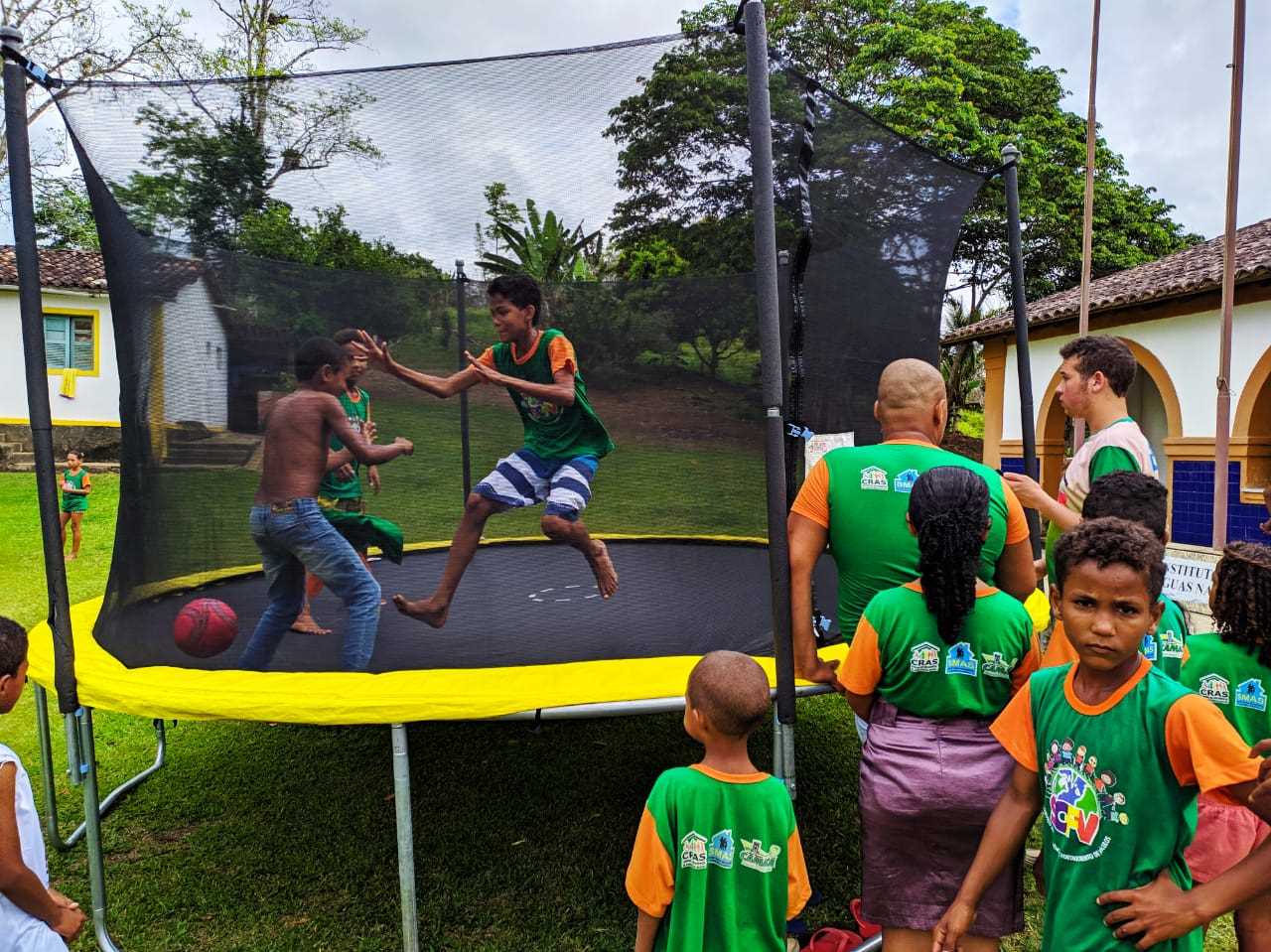 Camacã: Crianças beneficiárias do CRAS se divertem em confraternização de fim de ano